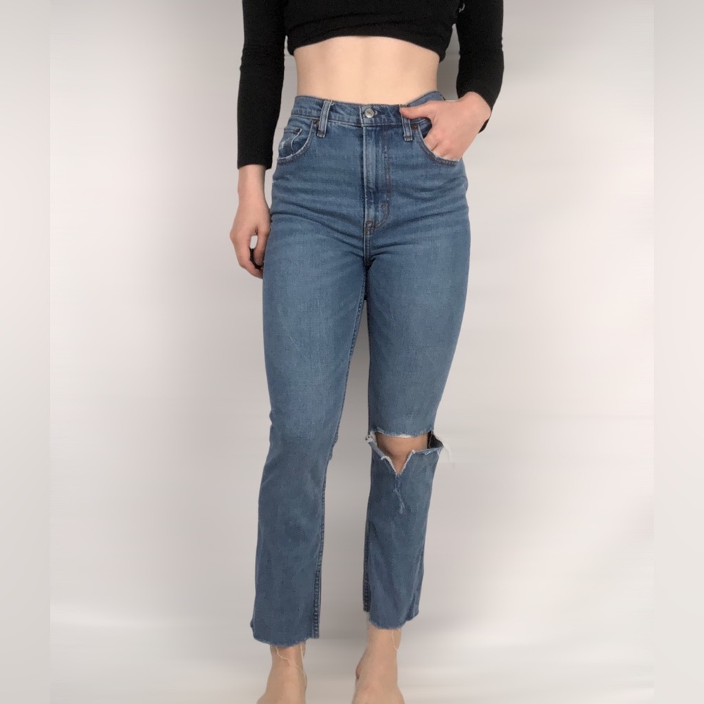 Abercrombie and Fitch Curve Love Distressed 90s Slim Straight Ultra Size 2R